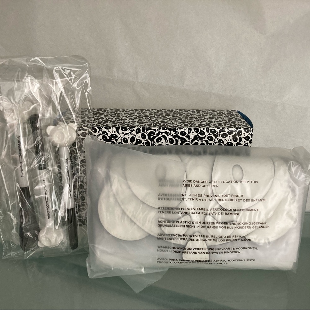 MAC x NicoPanda Brush Bag Set